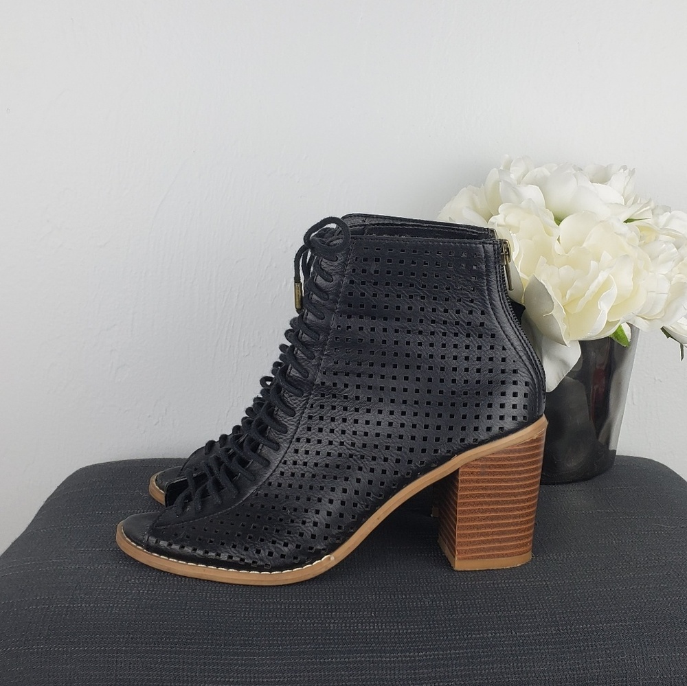 FOREVER 21 BLOCK HEELS